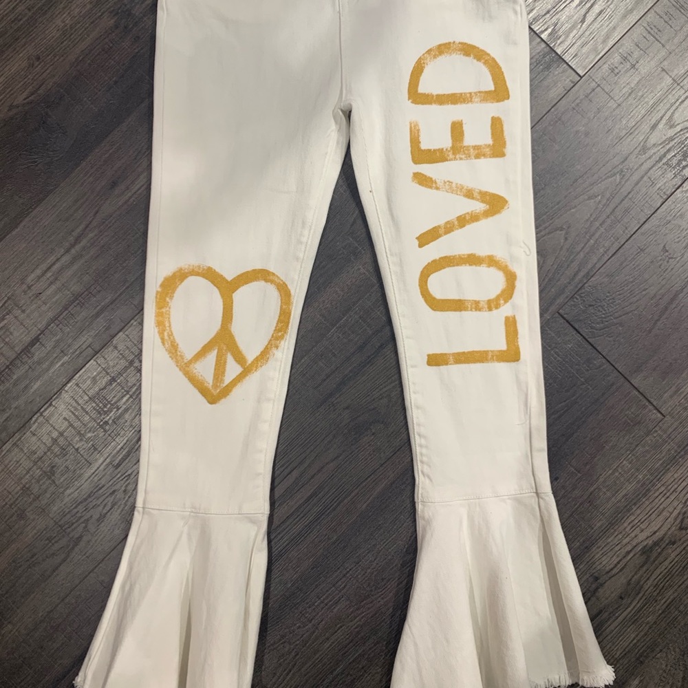 Hi gorgeous stretch denim with peace sign